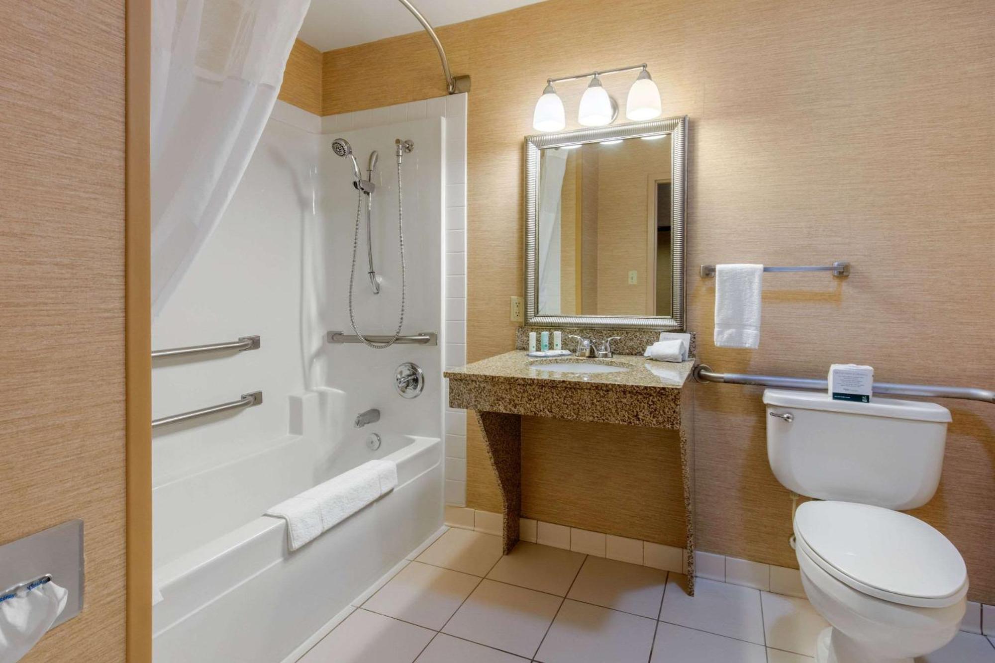 Quality Inn & Suites Benton - Draffenville Εξωτερικό φωτογραφία