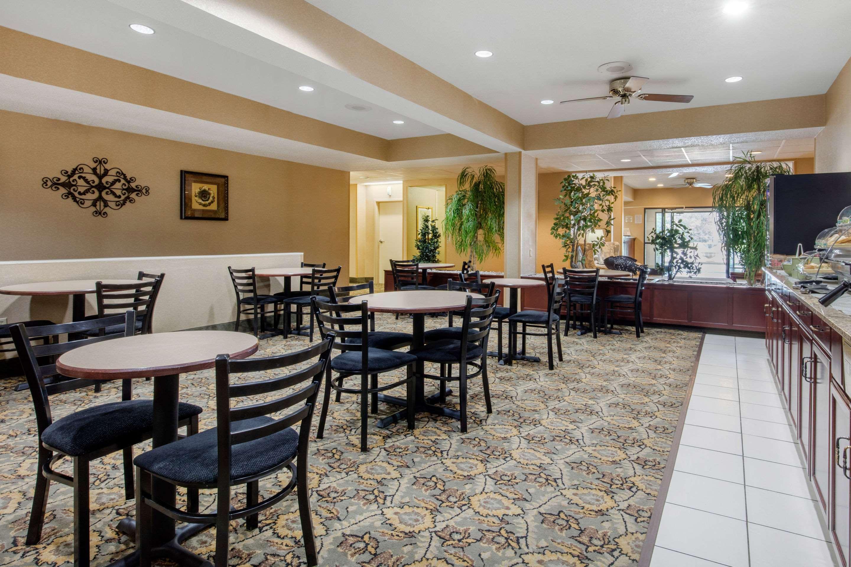 Quality Inn & Suites Benton - Draffenville Εξωτερικό φωτογραφία