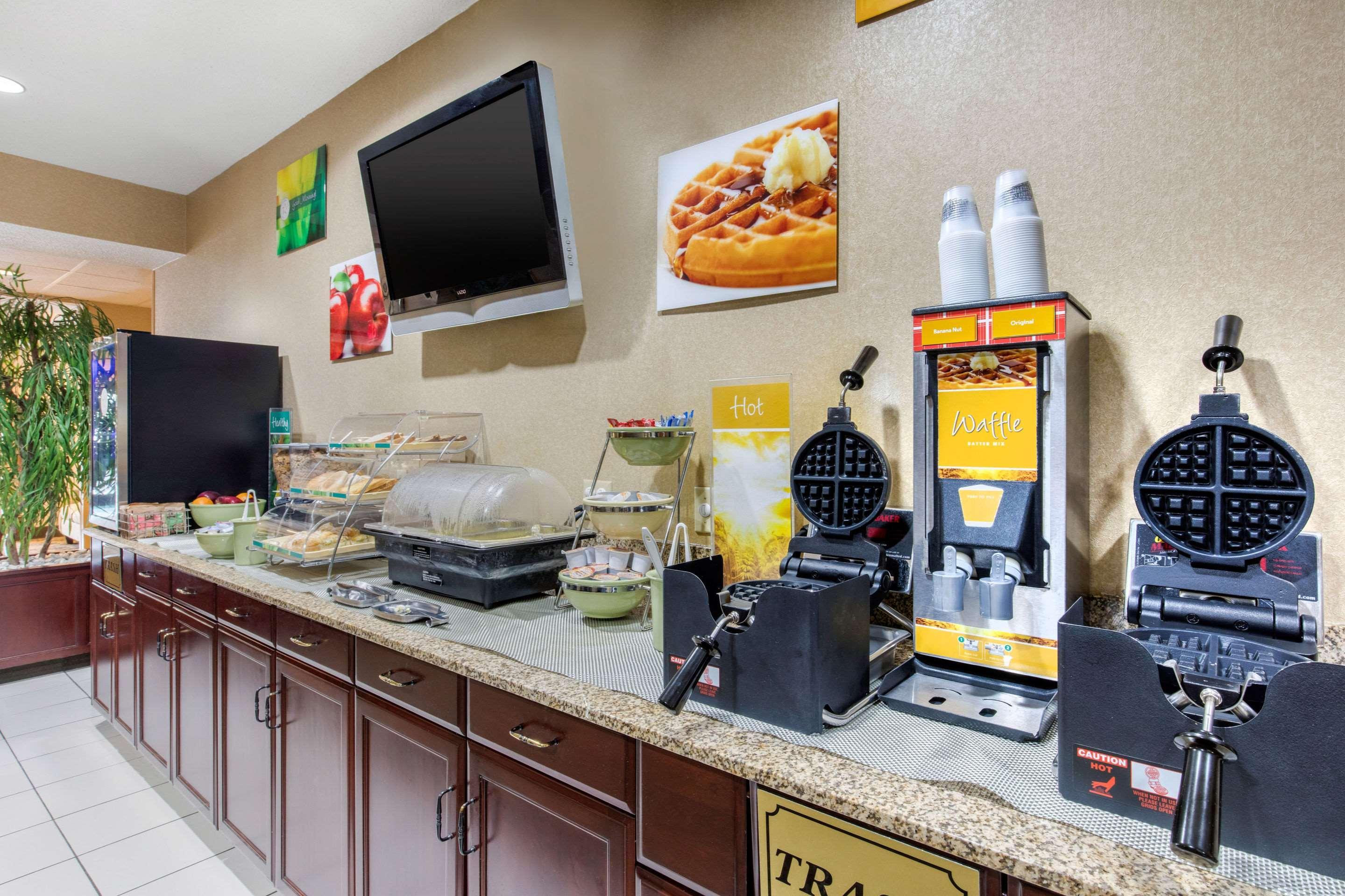 Quality Inn & Suites Benton - Draffenville Εξωτερικό φωτογραφία