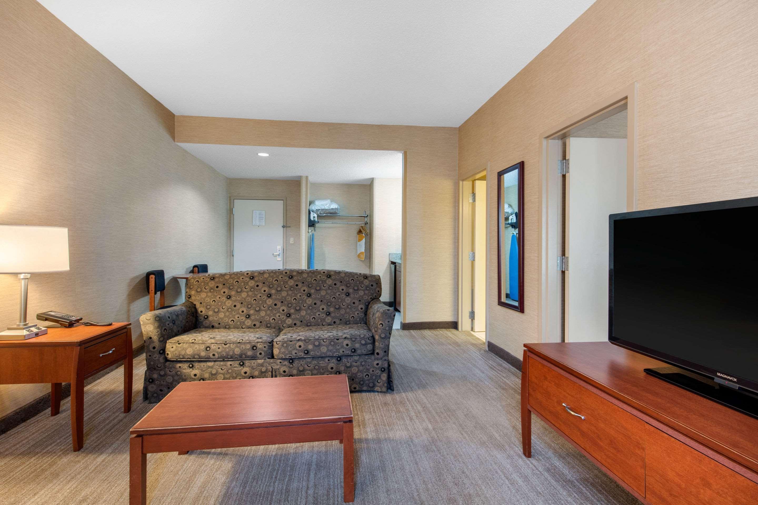 Quality Inn & Suites Benton - Draffenville Εξωτερικό φωτογραφία